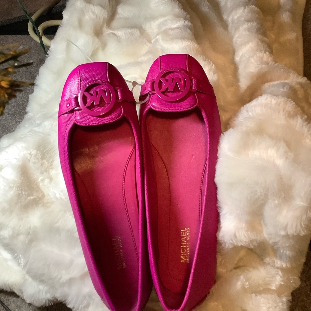 Michael Kors Fushia Flats Size 7.5